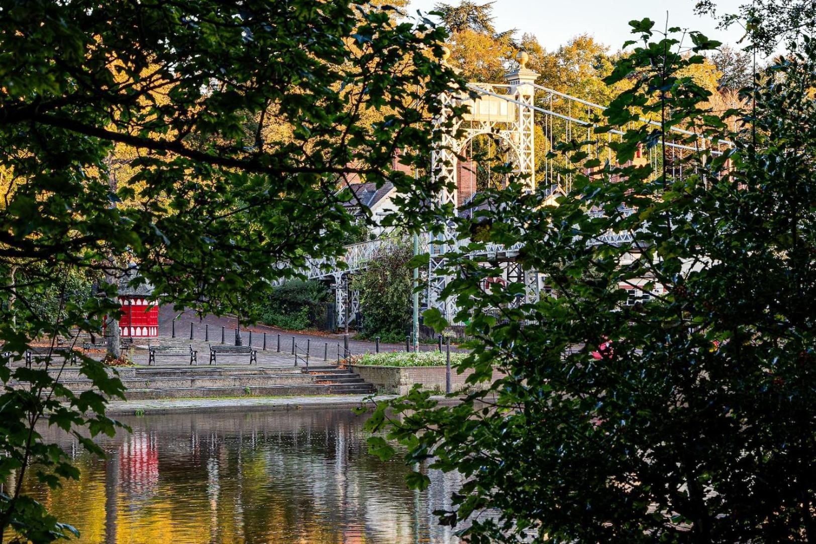 Gamul Place - Quiet City Centre Честер Экстерьер фото